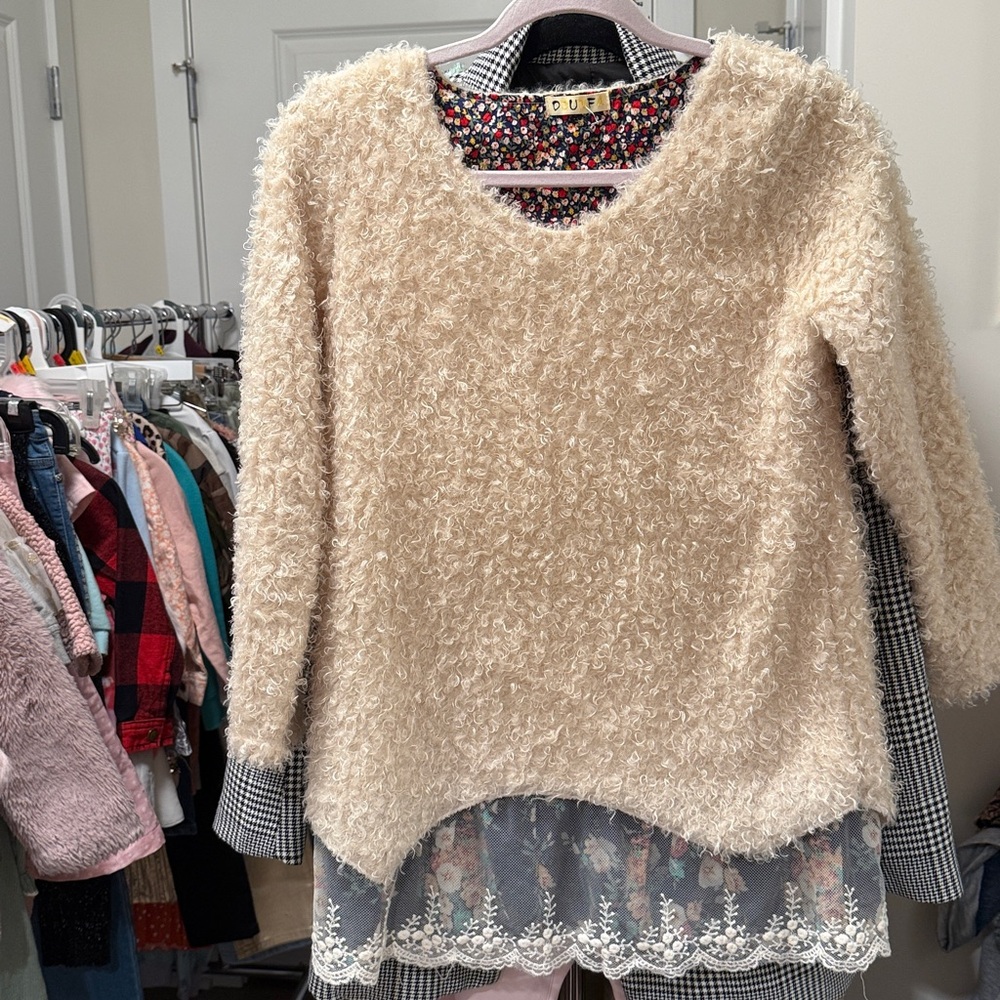 Layered Sweater - Picture 4 of 9